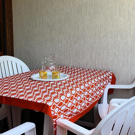 アパート Oscar グラード