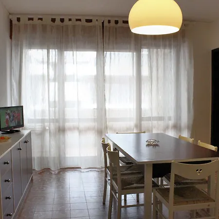 アパート Oscar グラード