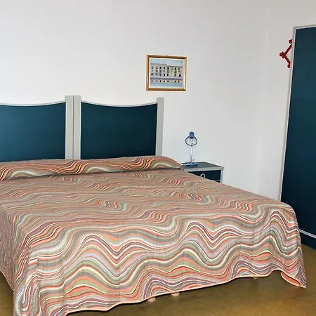 Oscar アパート グラード