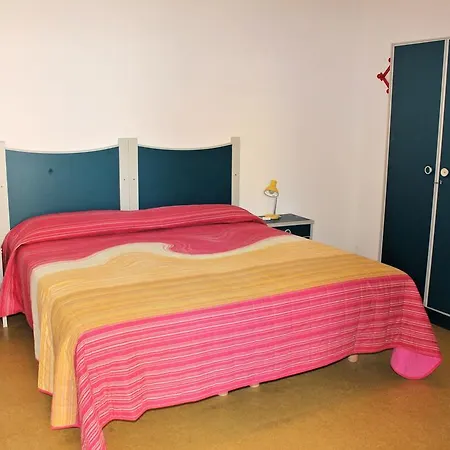 Oscar アパート グラード